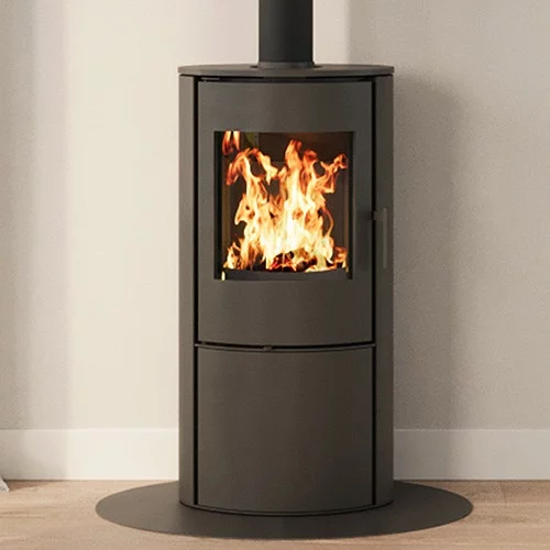 Le poêle à bois Olaf est un étonnant poêle ovale de grande taille qui confère un aspect élégant et moderne à n'importe quelle pièce, NORDIC FIRE - OLAF