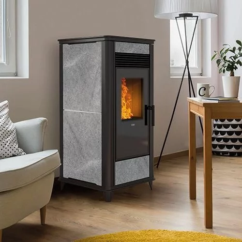 Un poêle à pellets pour chauffage central équipé d’un système de contrôle complet, NORDIC FIRE - HRV Torsby