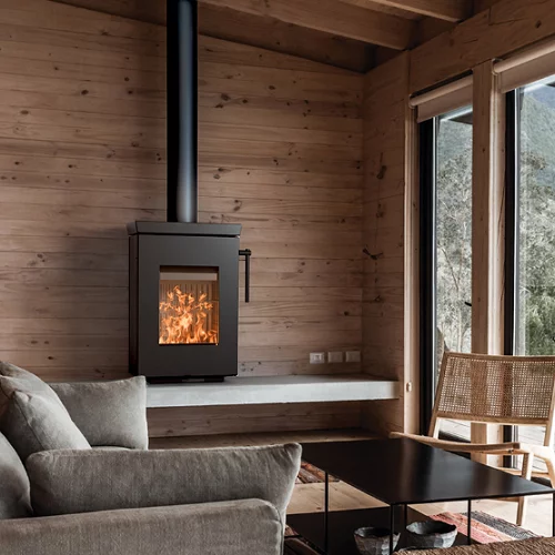 THERMOROSSI - Zen - Poêle à bois peu encombrant, aux lignes minimalistes et au look parfait pour créer une ambiance relaxante